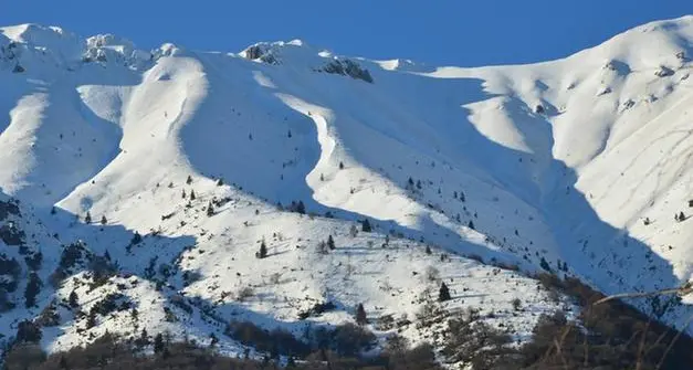 Tragedia sul Monte Baldo, escursionista precipita per 300 metri e muore