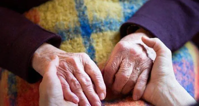 L'allarme: «In Trentino problemi di accesso dei parenti nelle Rsa»