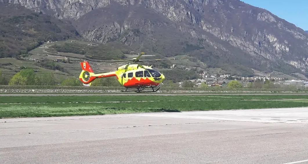 Trento, arrivato uno dei due nuovi elicotteri sanitari: il nome ispirato al Campanil Basso