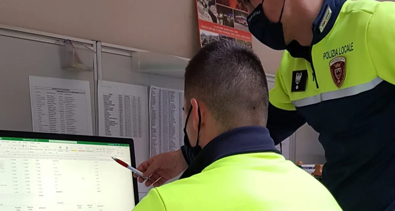 Truffa dei pellet: dalla Campania al Trentino, un giro d’affari da 60mila euro al mese