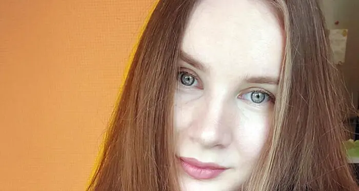 Uccisa a 23 anni, era fuggita dalla guerra in Ucraina con il figlio di 3 anni. Fermato il marito