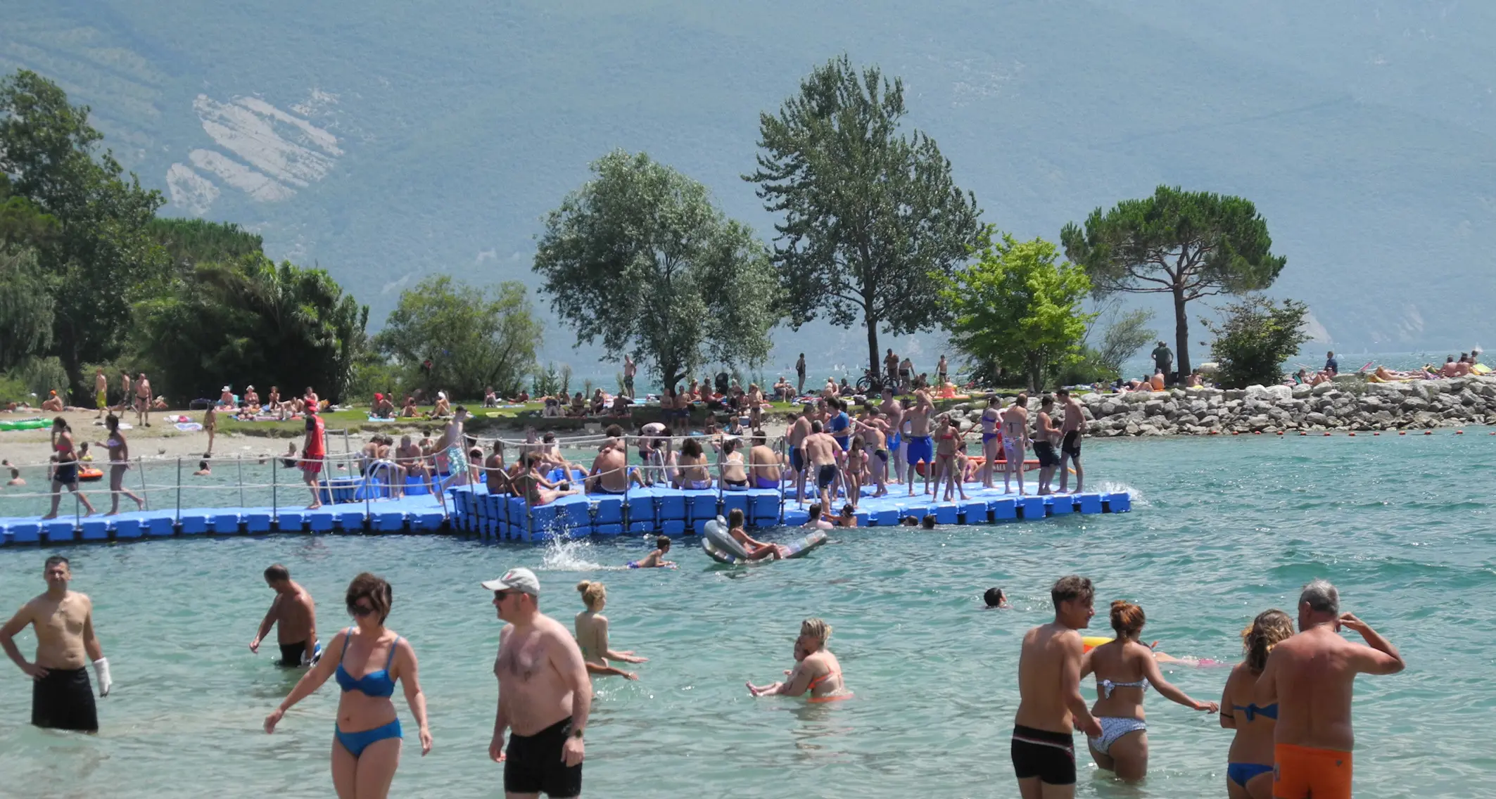 Due guardie private per pattugliare di giorno le spiagge di Riva del Garda