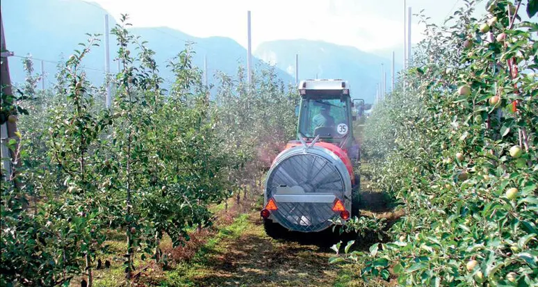 La vittoria degli agricoltori: Bruxelles ritira la norma sulla riduzione dei fitofarmaci