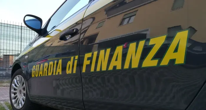 Blitz della Finanza: confiscati gli immobili di lusso sul lago di Garda