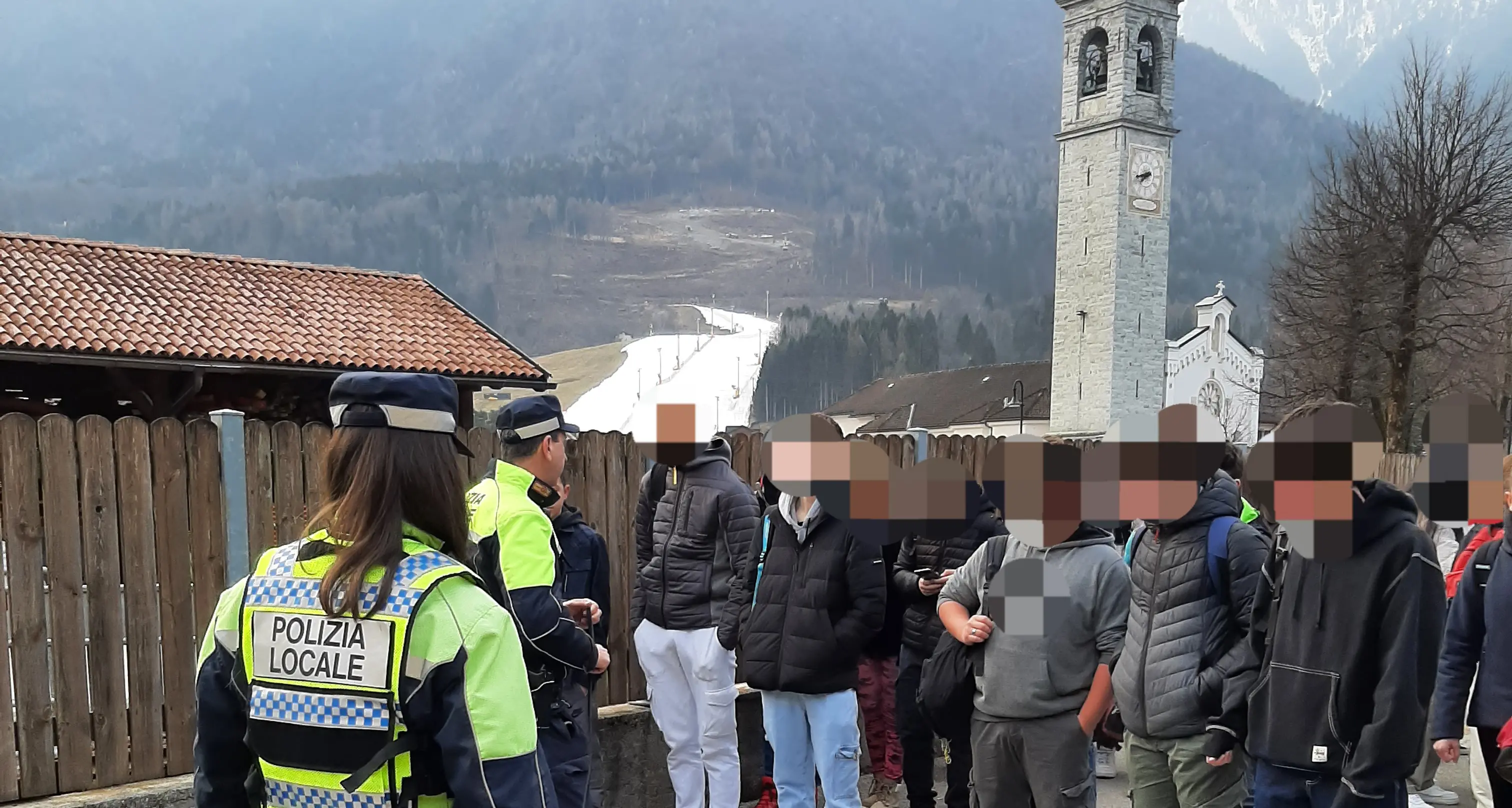 I cani antidroga in trasferta nelle Giudicarie: controllati un migliaio di ragazzi