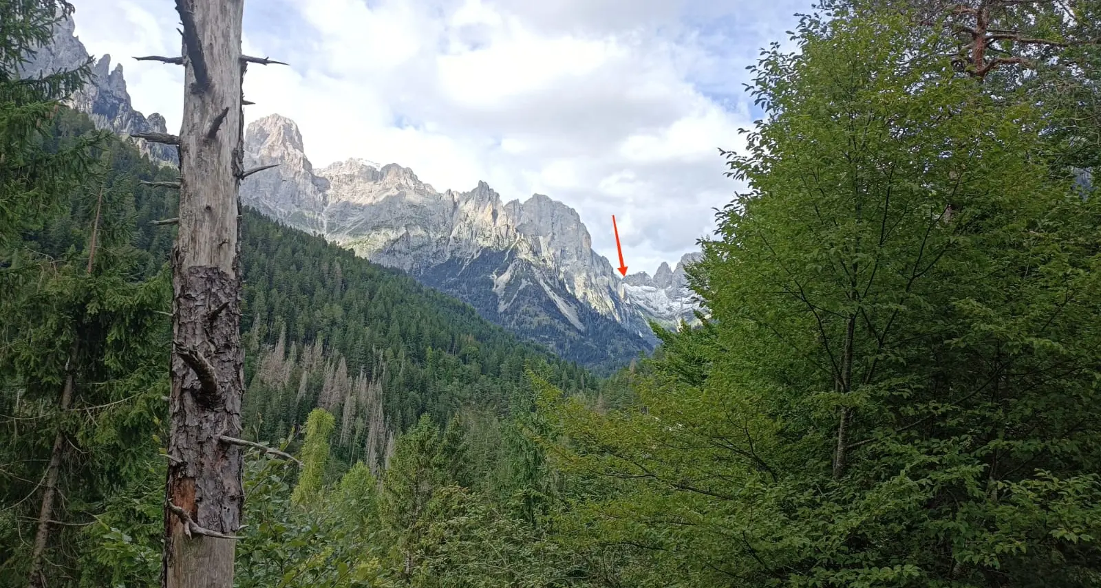 Perdono la traccia per la neve e il vento: recuperate da Soccorso alpino