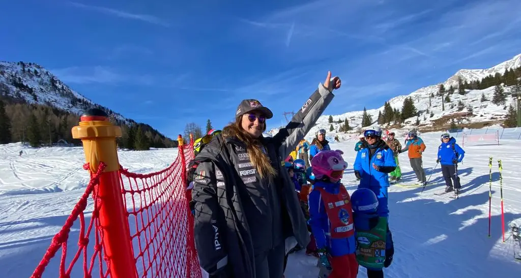 «Effetto Tomba» per Sofia Goggia, a Passo San Pellegrino fan in delirio