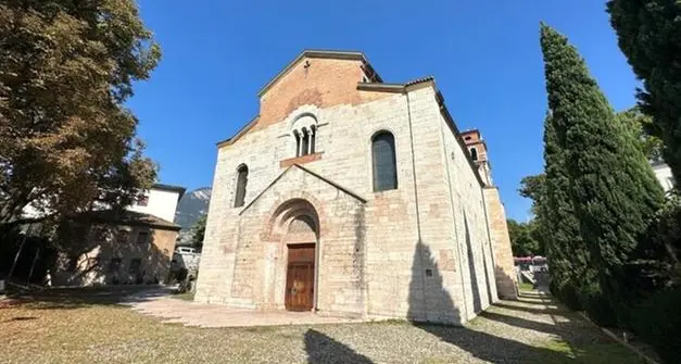Senzatetto, lettera aperta dell'Assemblea antirazzista all’arcivescovo Tisi: “Date loro l'ex convento dei Cappuccini”