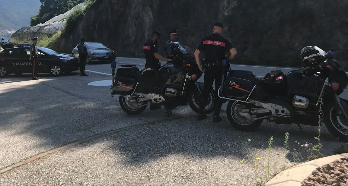 Val di Cembra e Valfloriana, i carabinieri controllano 102 moto: 15 i multati