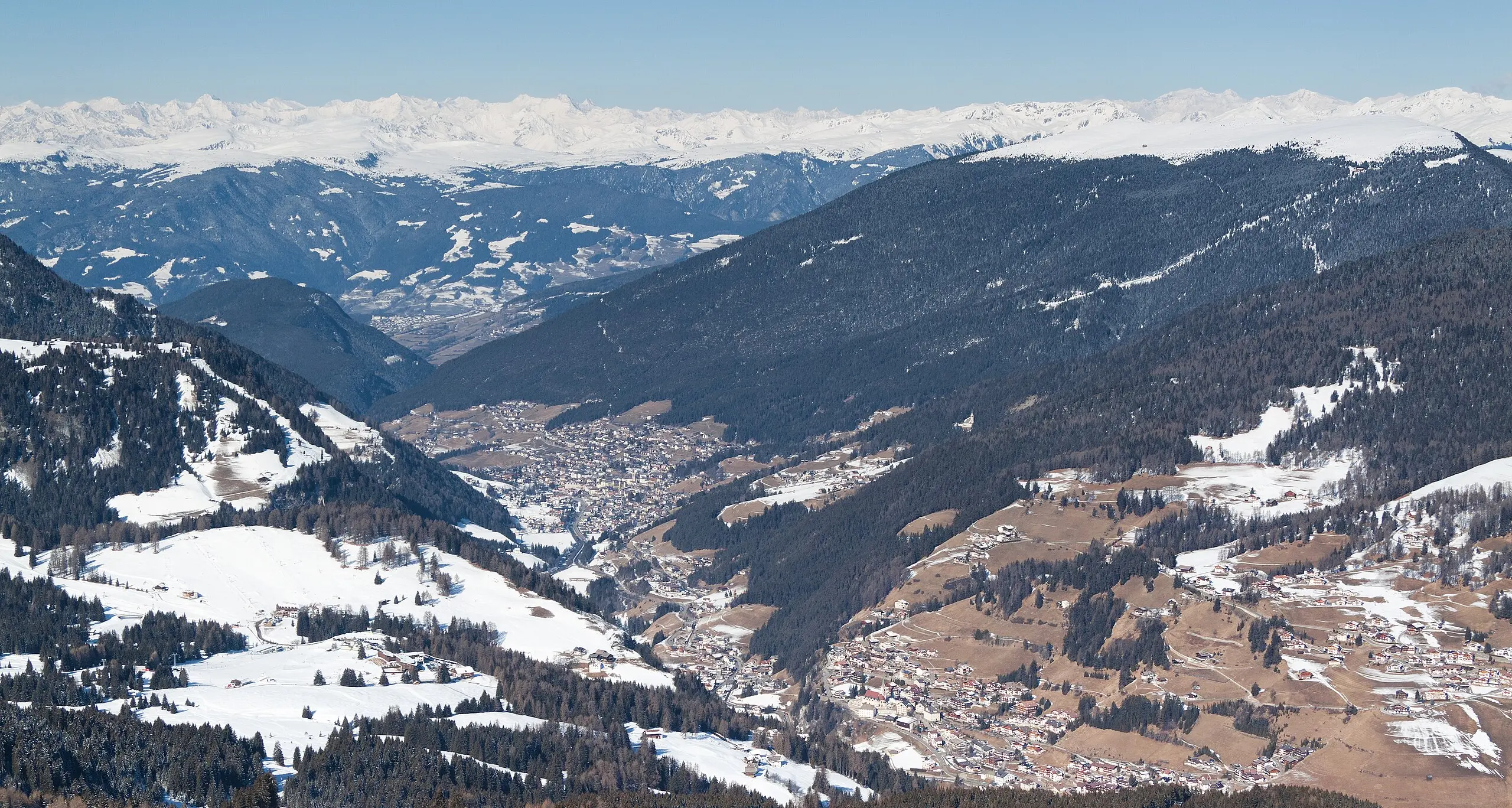 Case in montagna, le mete più ambite e più costose: i dati tra Trentino e Alto Adige