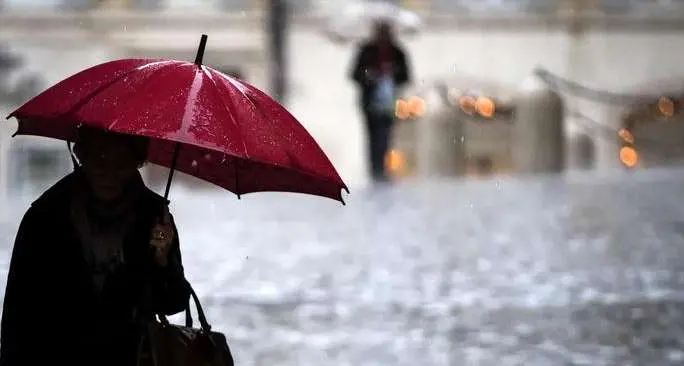 La pioggia ha dato tregua, ma la giornata ha lasciato smottamenti, colate e crolli