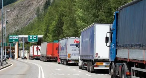 Autotrasporto e Green Pass: fino al 25% di autisti in meno nelle valli