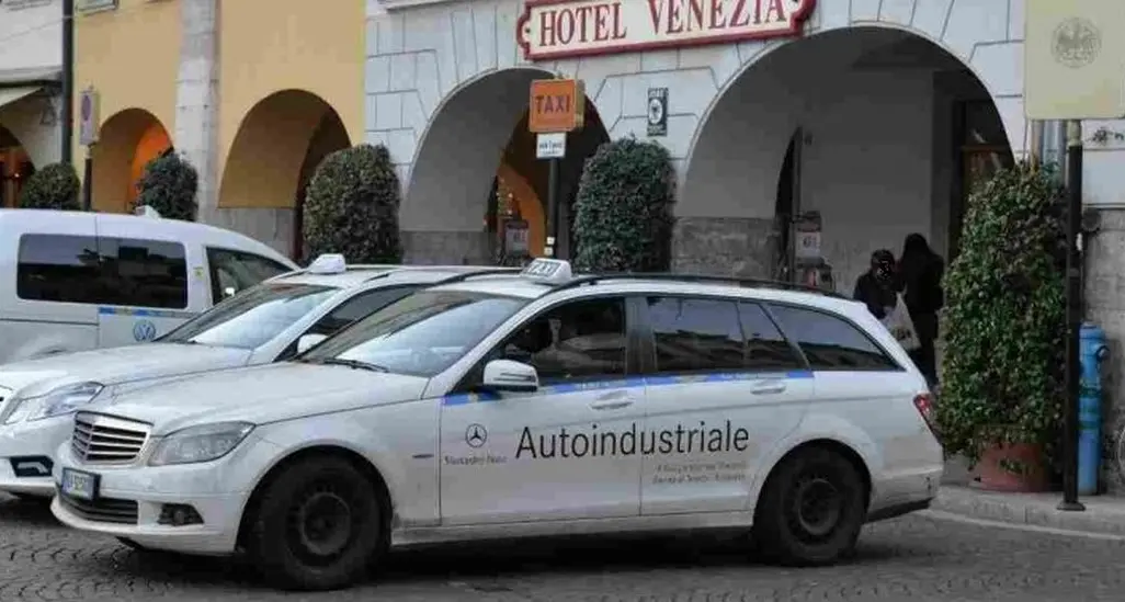 Covid, i tassisti trentini: “Le nostre auto sono sicure”