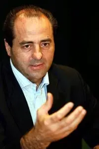 Di Pietro: “Vaccino prima ai magistrati? Un abuso”