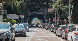Lago di Garda preso d’assalto: quando il turismo rischia di diventare un problema