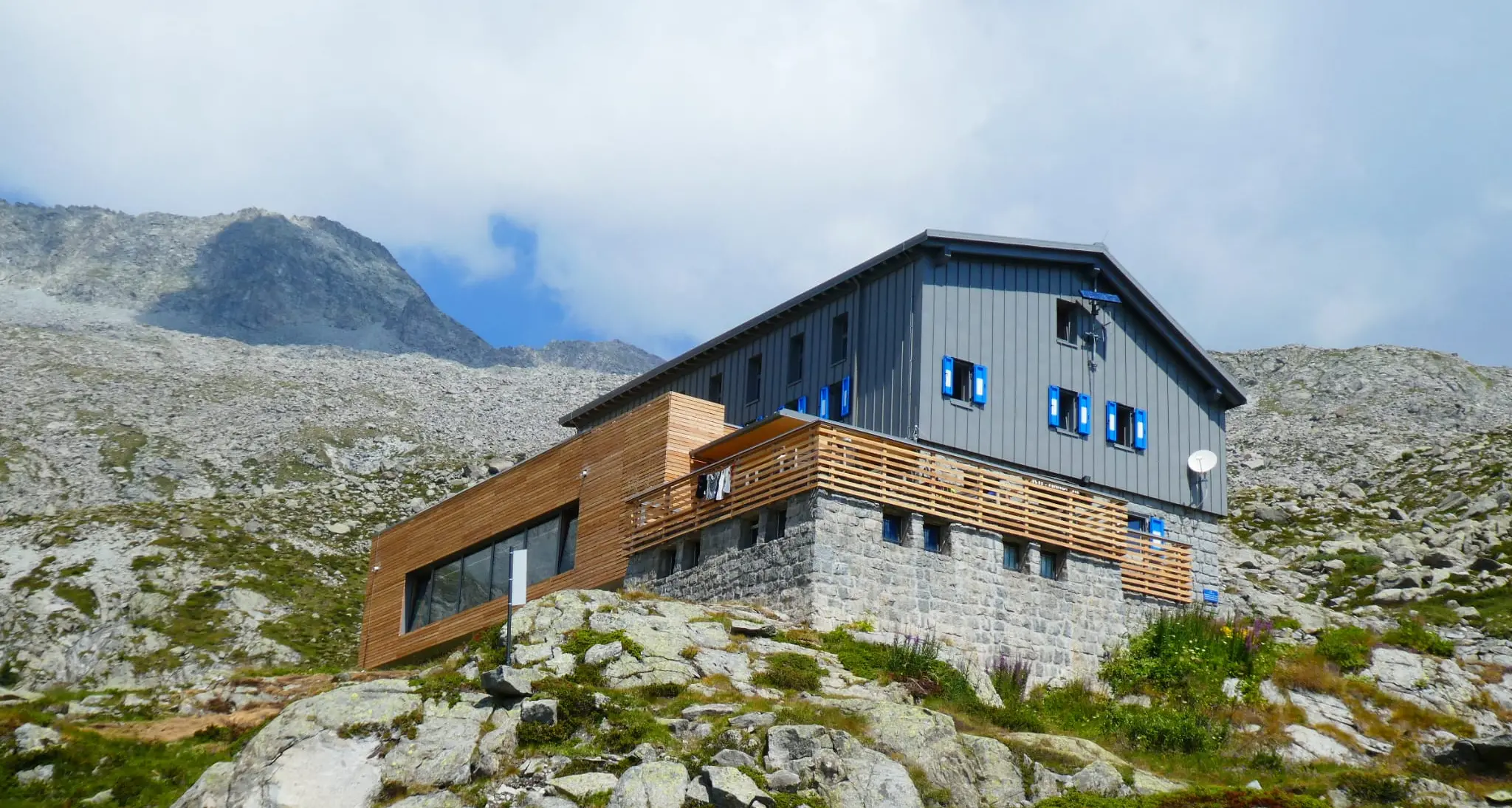 Val Genova, presentato il nuovo rifugio Mandron