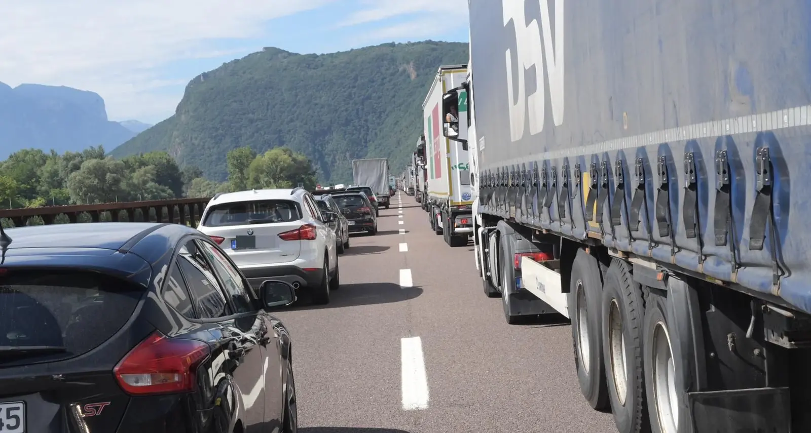 Autostrada del Brennero, utile a quota 80 milioni. In un anno 375 mila tir dalla strada alla ferrovia
