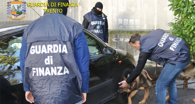 Rovereto, la Finanza arresta un giovane con quasi 3 chili di cocaina e 12 mila euro in contanti