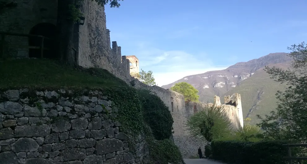 Castello di Avio protagonista domenica 29 maggio: mini trekking fuori le mura, visite a tema, pic nic e caccia al tesoro