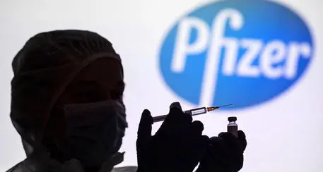 Campagna vaccinale, la Provincia sostituisce AstraZeneca con Pfizer