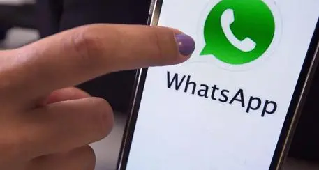 WhatsApp, la nuova truffa fa perdere il controllo dell'account