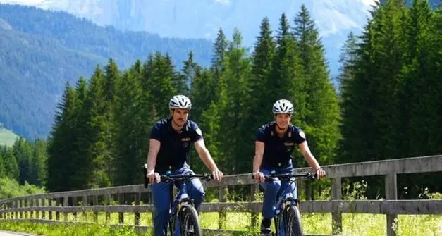 Val di Fassa, in azione agenti di polizia specializzati in e-bike