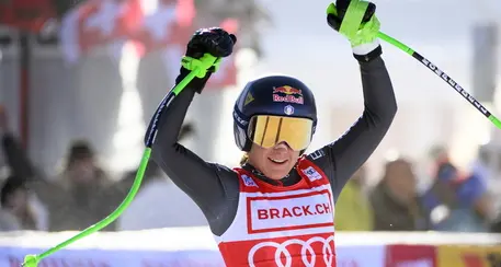 Impresa di Sofia Goggia, vince con mano rotta la libera di St.Moritz
