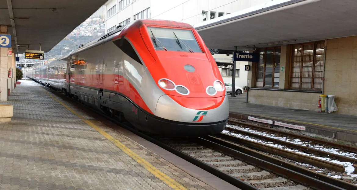 Treni, tornano le (tante) Frecce. E vi portano anche al mare