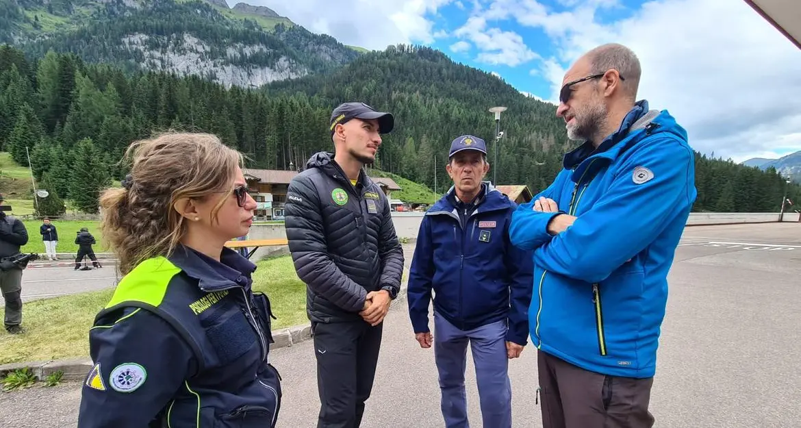 Marmolada, i familiari sul luogo della tragedia: «Questa è la nuova casa dei nostri cari. Quassù riposeranno per sempre»