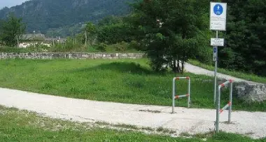 Pergine: sul Fersina il parco giochi per cani