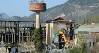 Trento: addio alla Sloi, la fabbrica dei veleni
