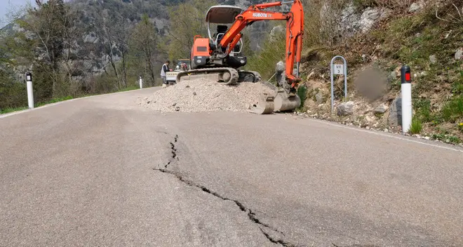Monte Velo, la strada frana