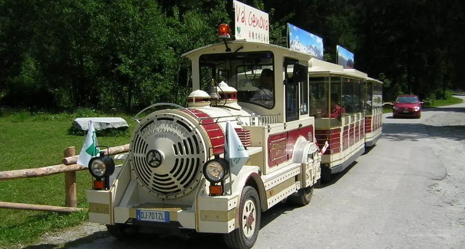 Torna il trenino estivo, ma a pagamento