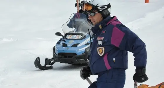 Sciatrice salvata sull'orlo del precipizio a Obereggen