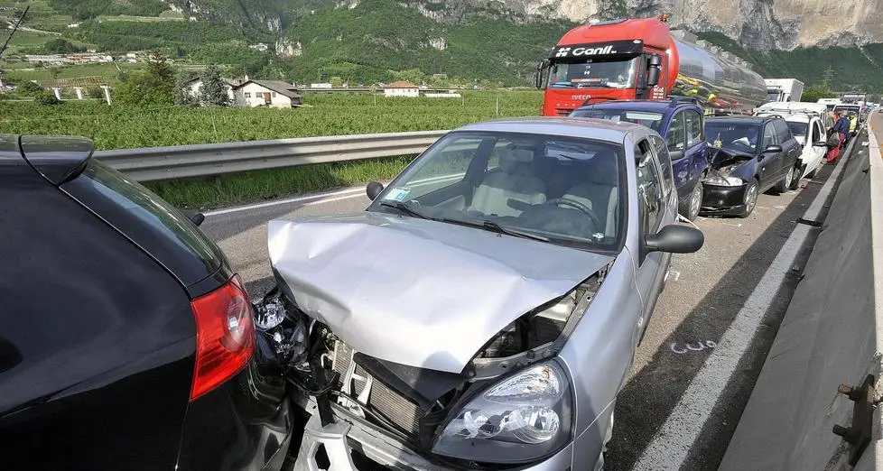 Tamponamento in autostrada Due feriti gravi
