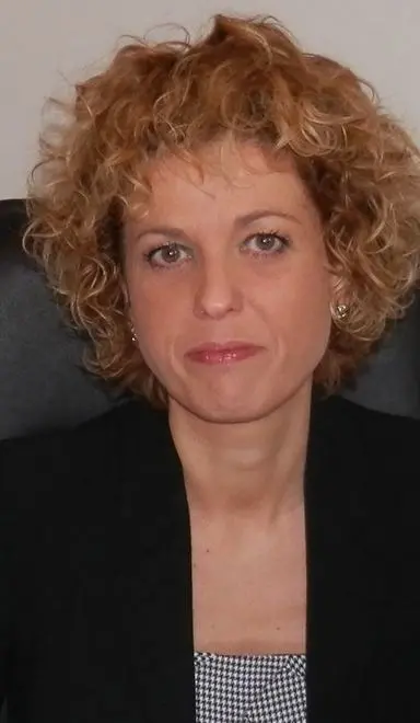 Dieci truffati si alleano contro l’impiegato sleale