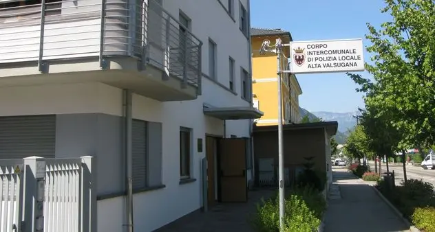 Patente falsificata, gli sequestrano l’Audi