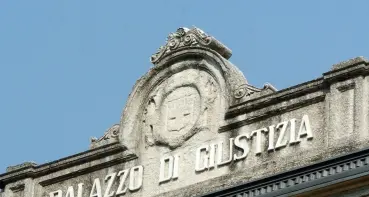 Gli tolgono la patente dopo la lite
