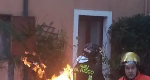 Tagliano il tubo sbagliato del gas: fiamme e paura a Rovereto
