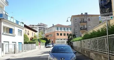 Parcheggi blu, avvio tra le polemiche