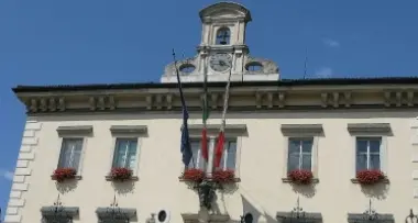 Comuni: stretta su missioni e straordinari