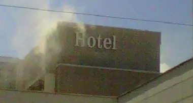 Bolzano: incendio nella spa dell'hotel Sheraton, fumo esce dal tetto