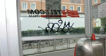 Cabine telefoniche: la lenta agonia