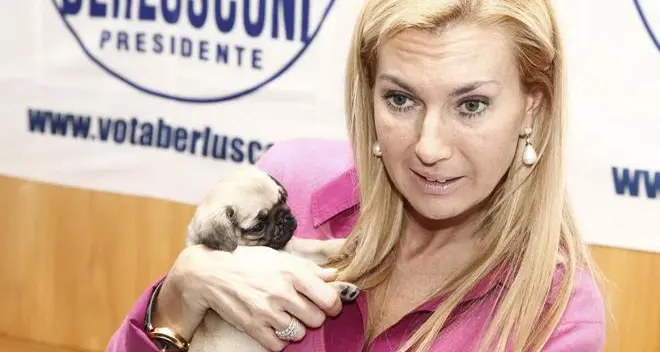 Michaela, da segretaria a sottosegretario