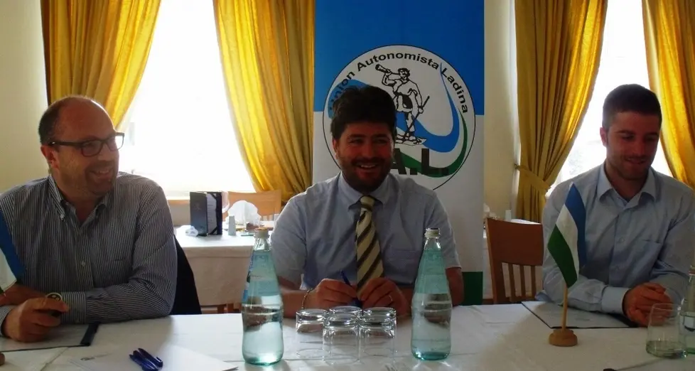 La Ual torna alla carica: «Comune unico fassano»