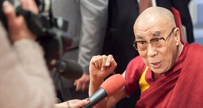 Il Dalai Lama: «La sorgente della felicità è il buon cuore»