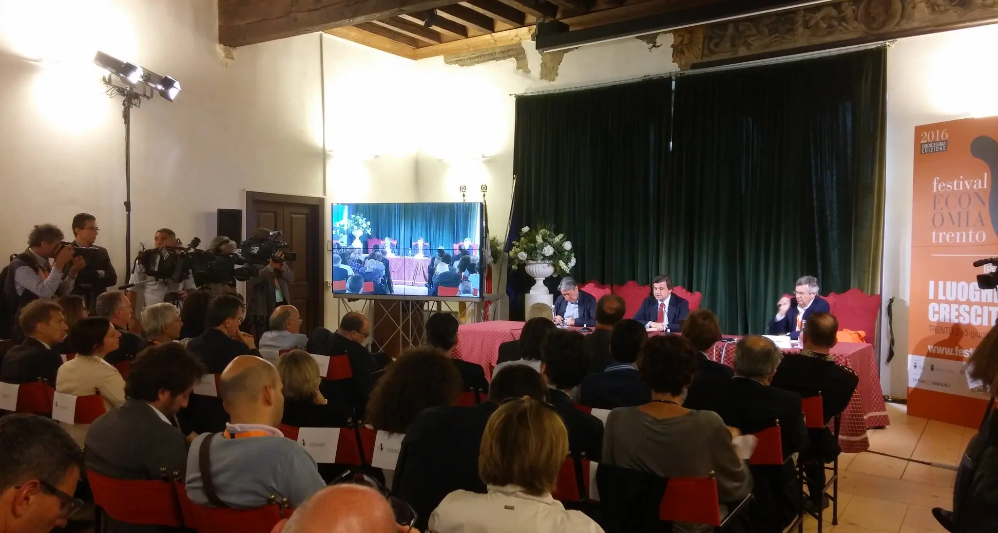 Il ministro Calenda: \"A settembre il Piano di riordino incentivi alle imprese\"