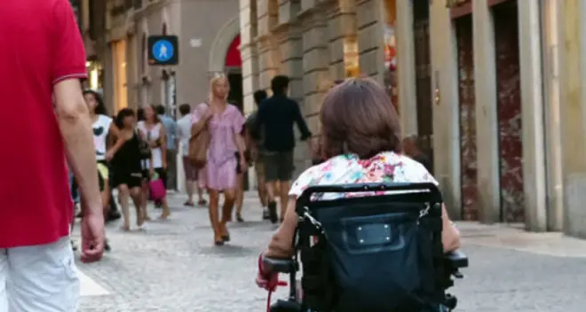 Disabili, ad Arco corteo con le carrozzine