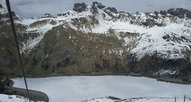 Passo Fedaia già chiuso E scoppia la polemica