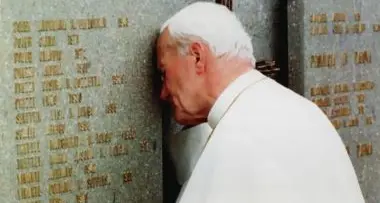 Wojtyla beato: camminata di sei ore da Pietralba a Stava